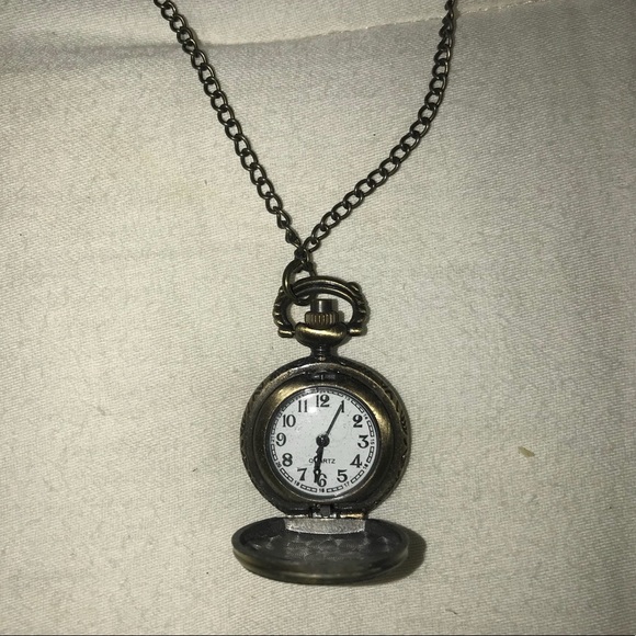 Clock locket - Picture 2 of 5